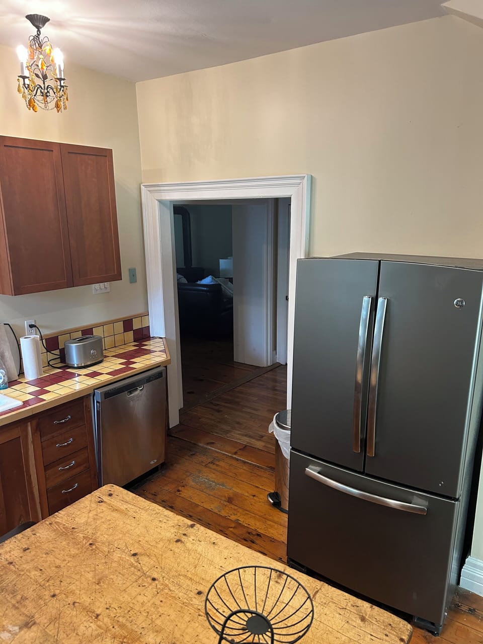 Full size newer fridge. Dishwasher 