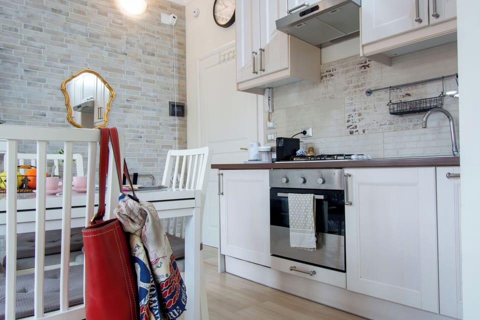 Family Studio | Private kitchen | Shared fridge, cleaning supplies