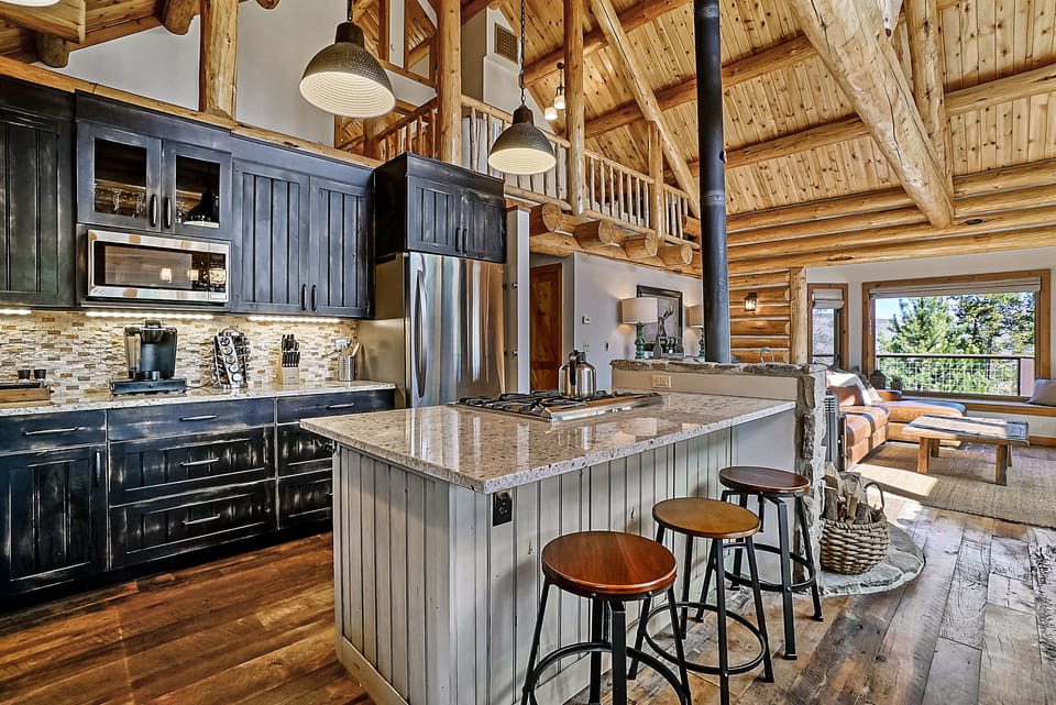 Fully Stocked Kitchen