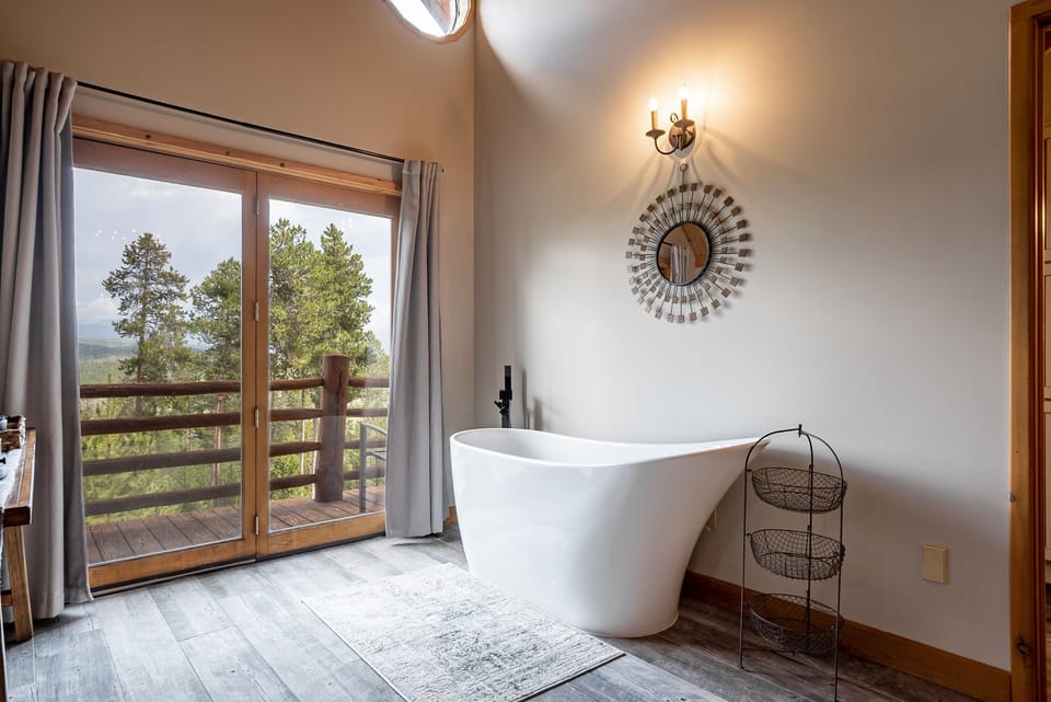 Tub in Master #1