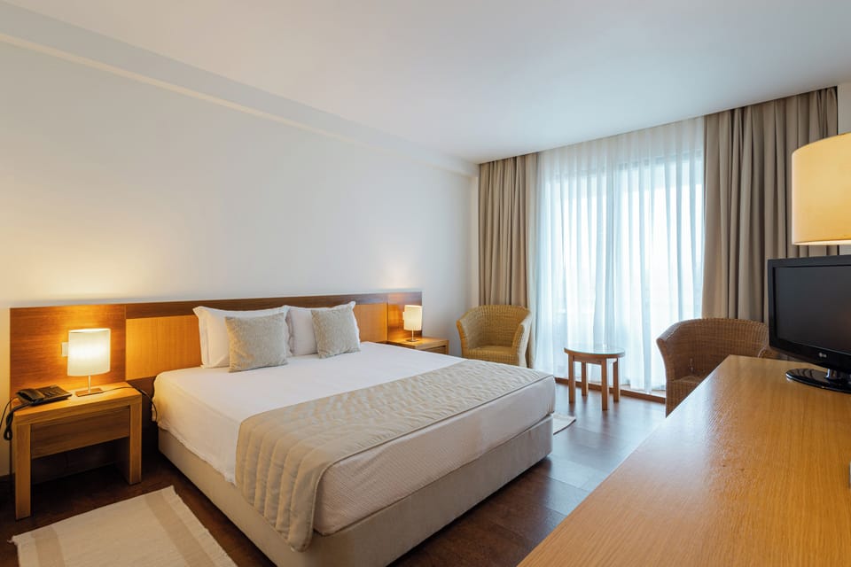 Superior Double or Twin Room, City View | Minibar, in-room safe, desk, soundproofing