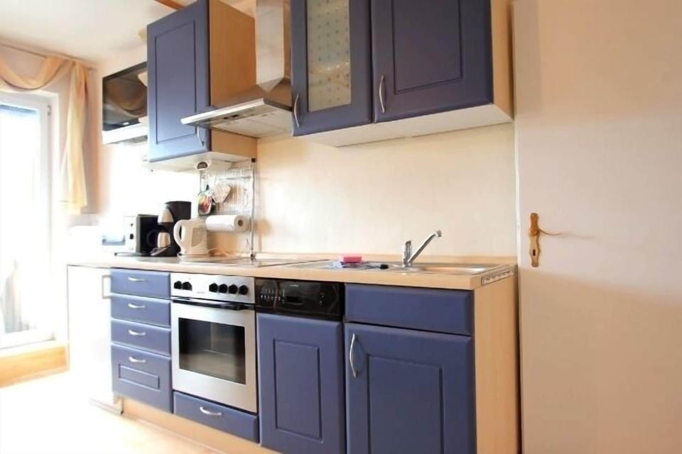 Standard Apartment, 2 Bedrooms (Cleaning Fees 110 EUR not included) | Private kitchen | Highchair