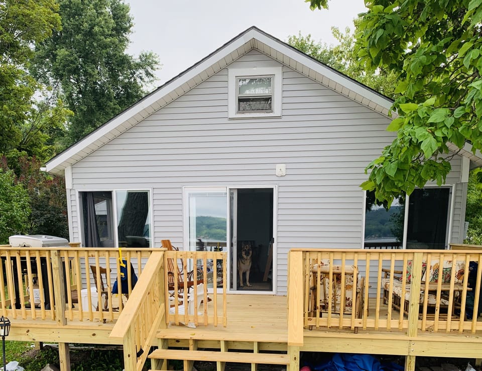 Deck facing the Lake