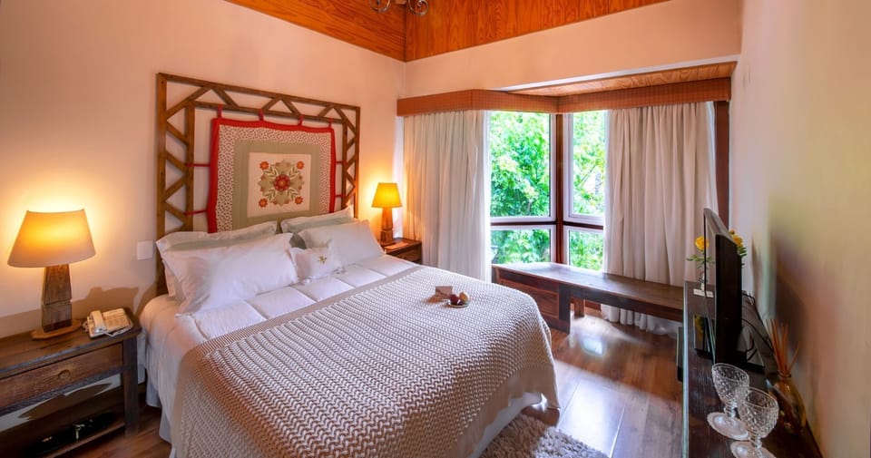 Deluxe Double Room | Free minibar, in-room safe, free WiFi, bed sheets