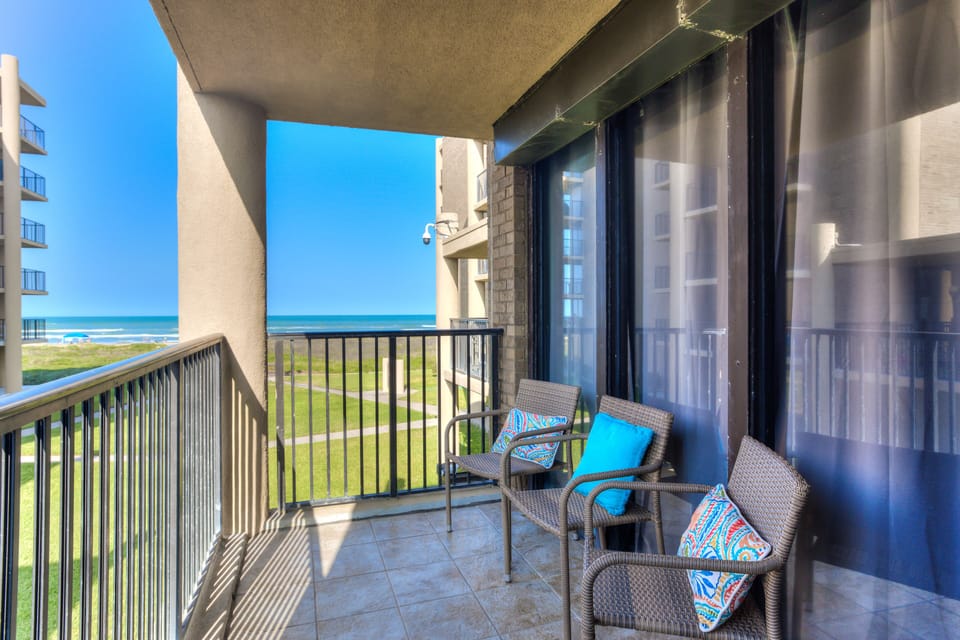 Enjoy this spectacular view all day! Shaded all day but the view never changes