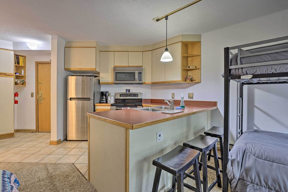 Studio | Breakfast Bar