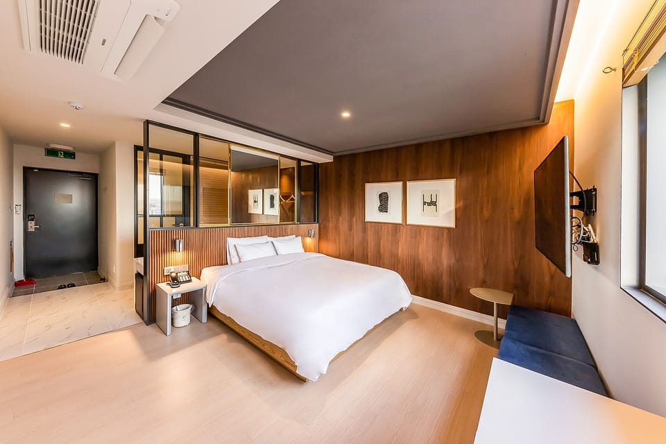 Superior Double Room | Desk, laptop workspace, free WiFi, bed sheets