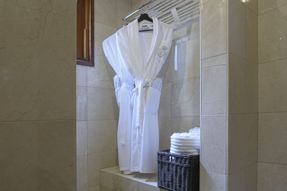 La Mariposa - Suite Tropical Jr. | Bathroom | Shower, designer toiletries, hair dryer, bathrobes