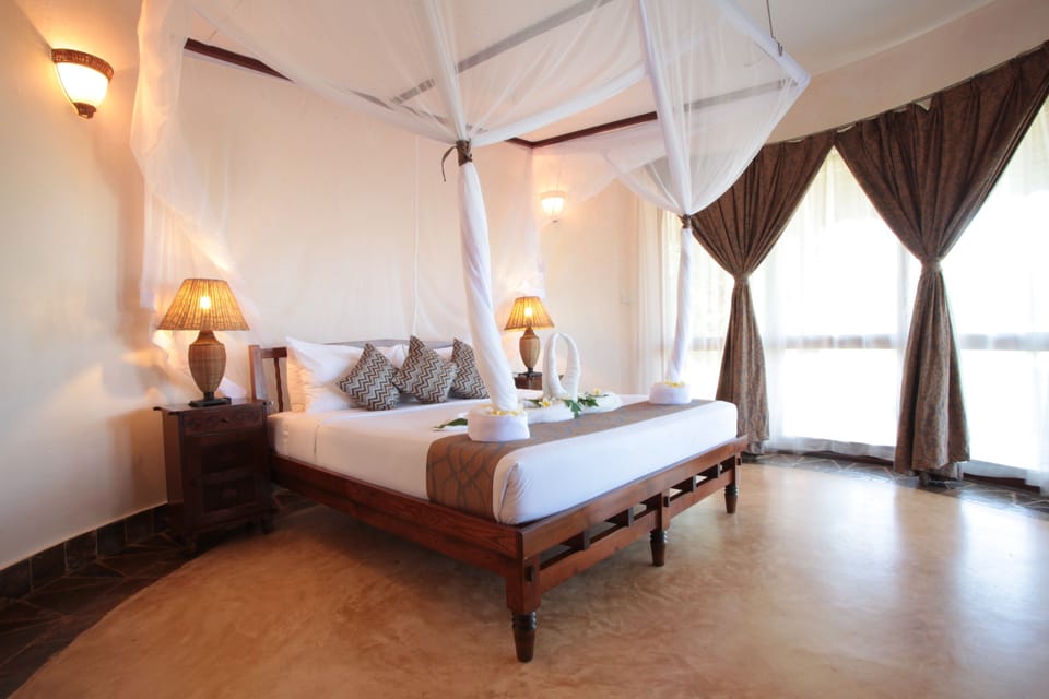 Minibar, in-room safe, iron/ironing board, free WiFi