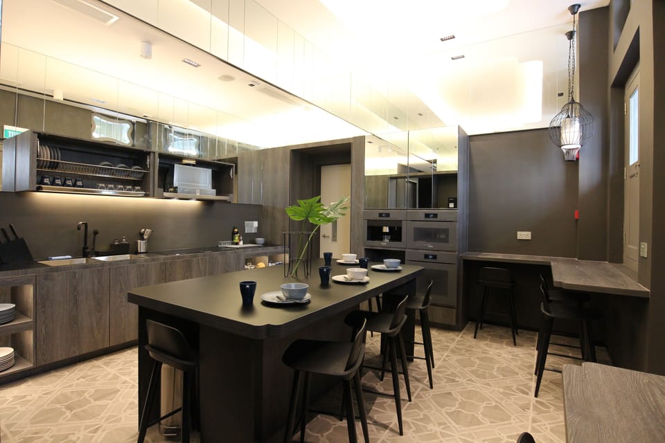 Cabin L, Window, Private Bathroom | Shared kitchen facilities