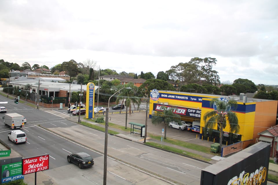 Family Room 4 Pax (1 Queen, 1 Double) | Street view