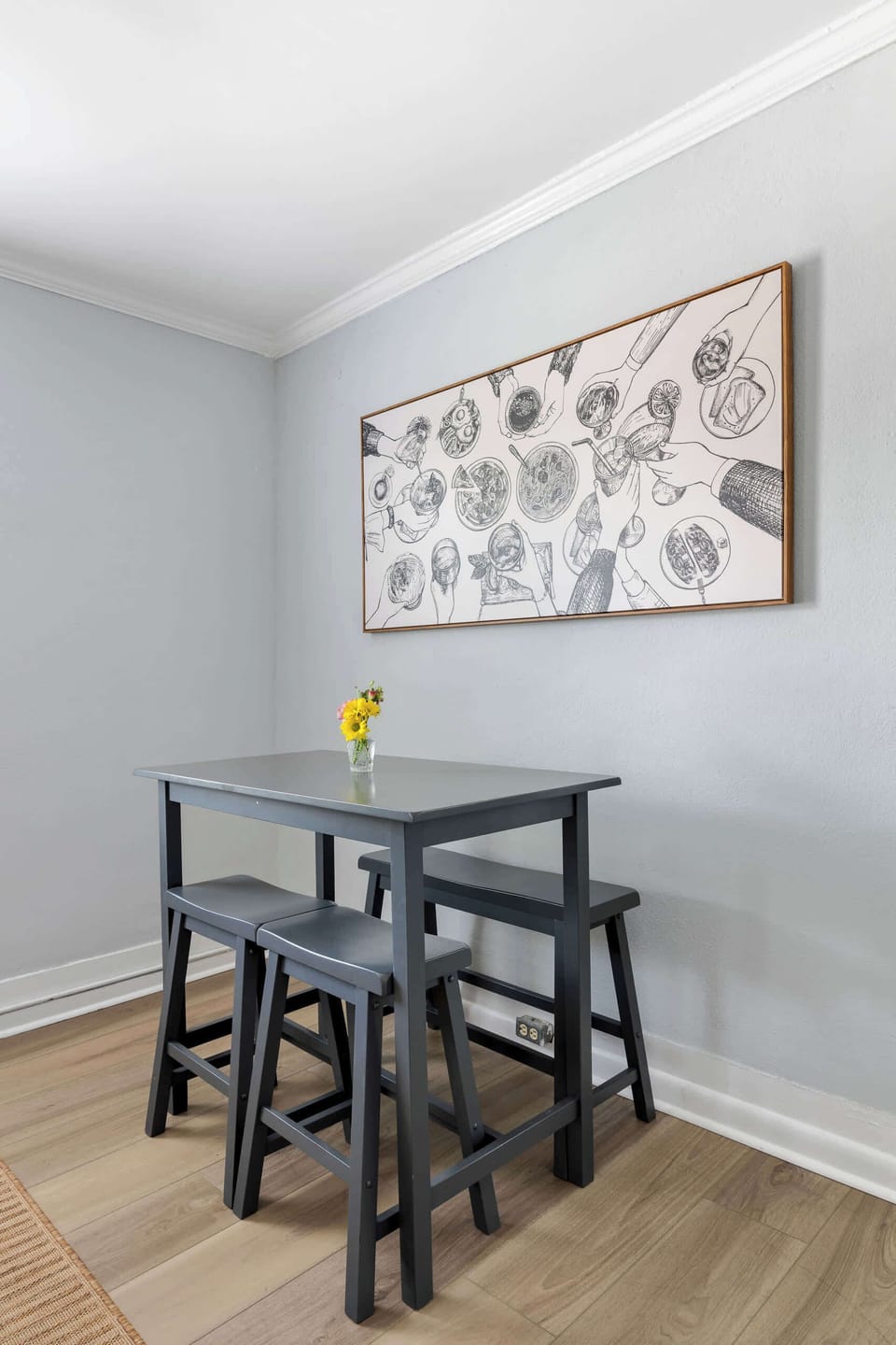 Dining room with seating for the entire group
