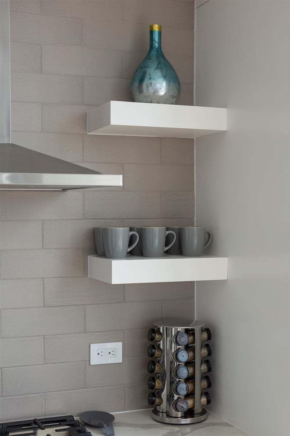 Space to the right of the stove