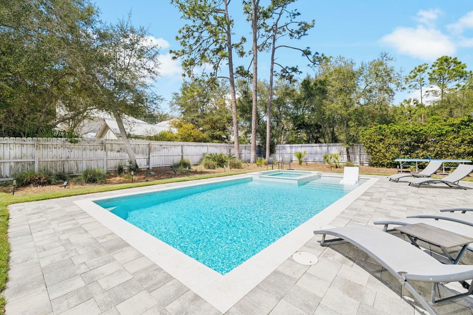Stunning Private Pool & Fenced-In Backyard!