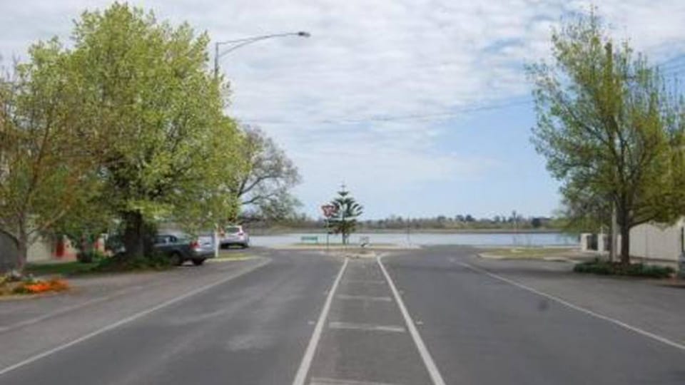 Lake Wendouree, just metres from apartment.