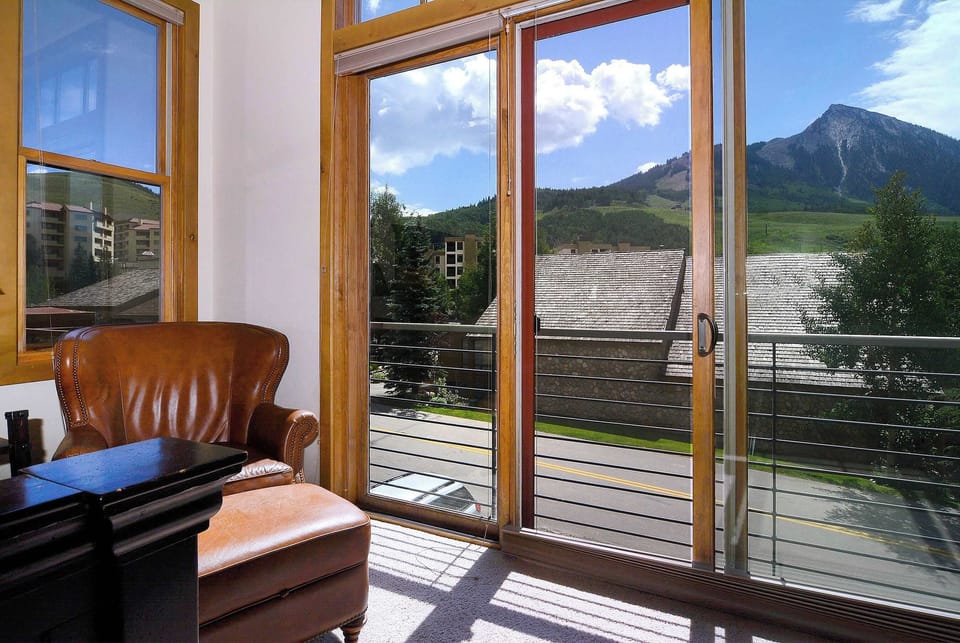 Deck w/view of Mt CB