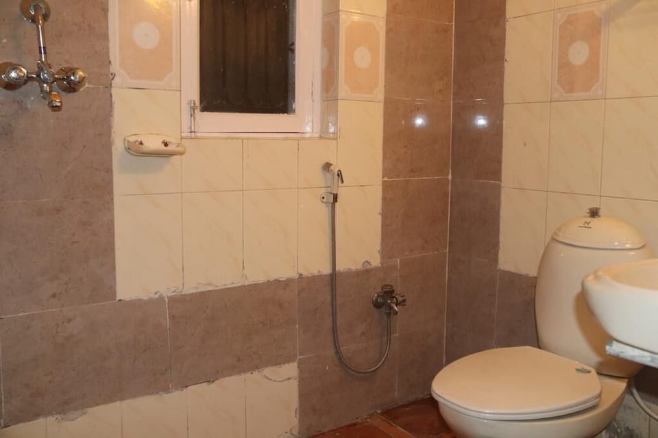 Shower, towels