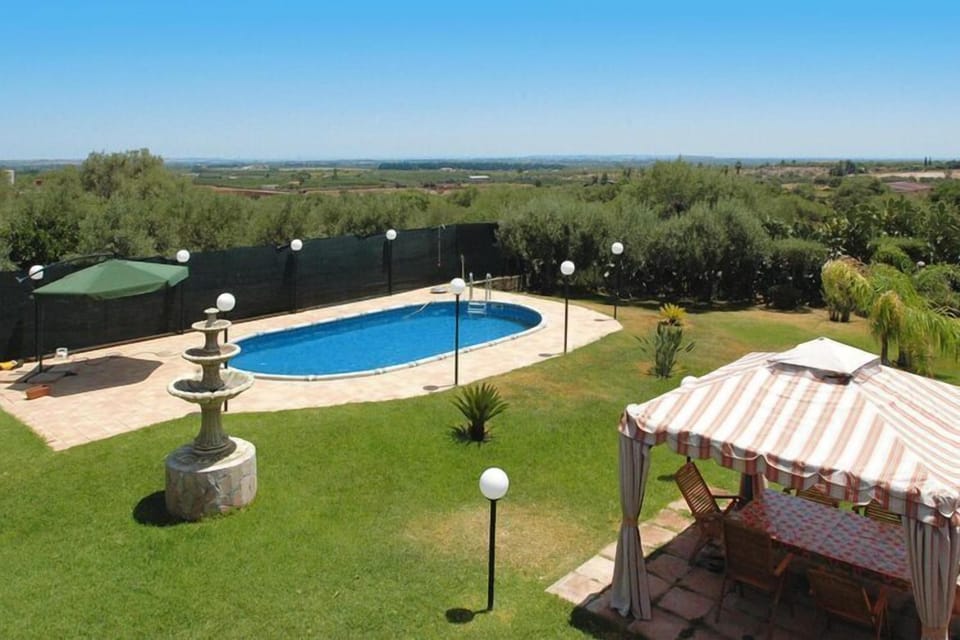 Holiday Home Swimming Pool