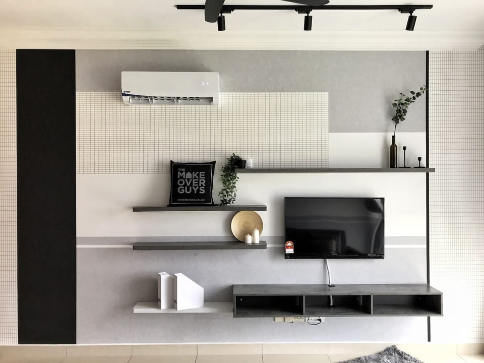 Apartment, 2 Bedrooms | Living room | Flat-screen TV