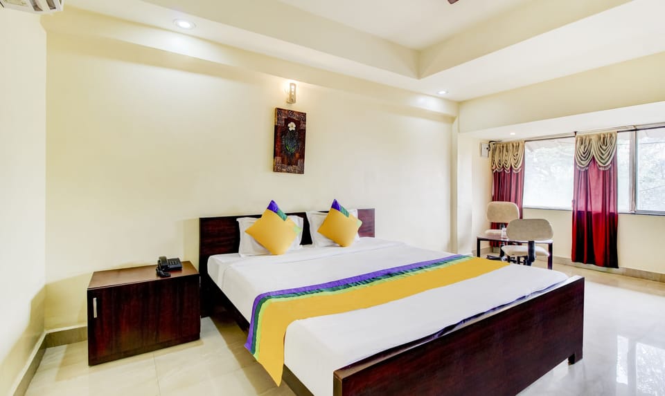 Standard Room | Desk, soundproofing, iron/ironing board, free WiFi