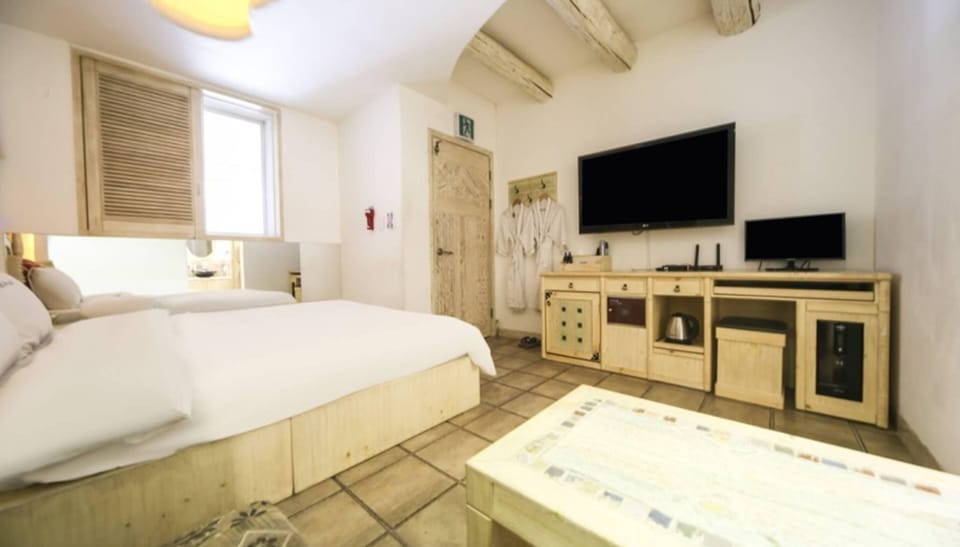 Premium Double Room | Desk, free WiFi