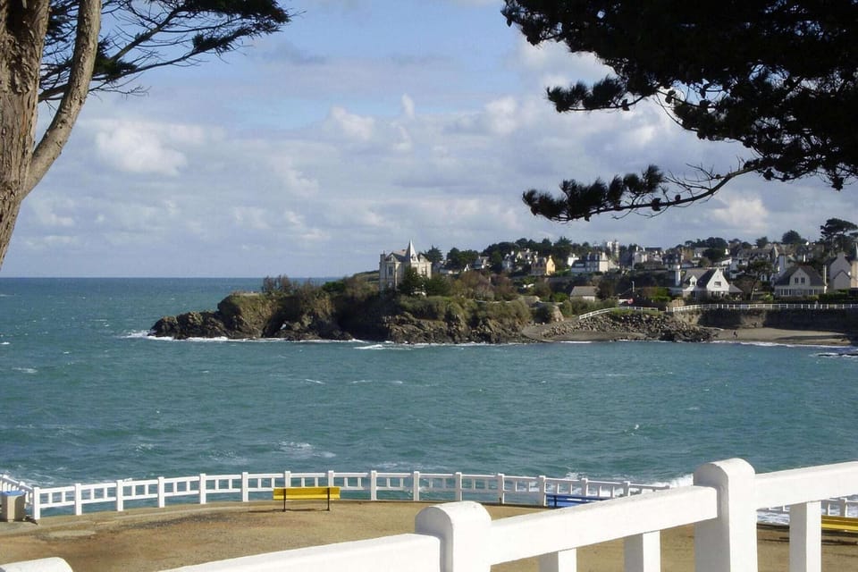 Immediate Surroundings [summer] (<1 km)