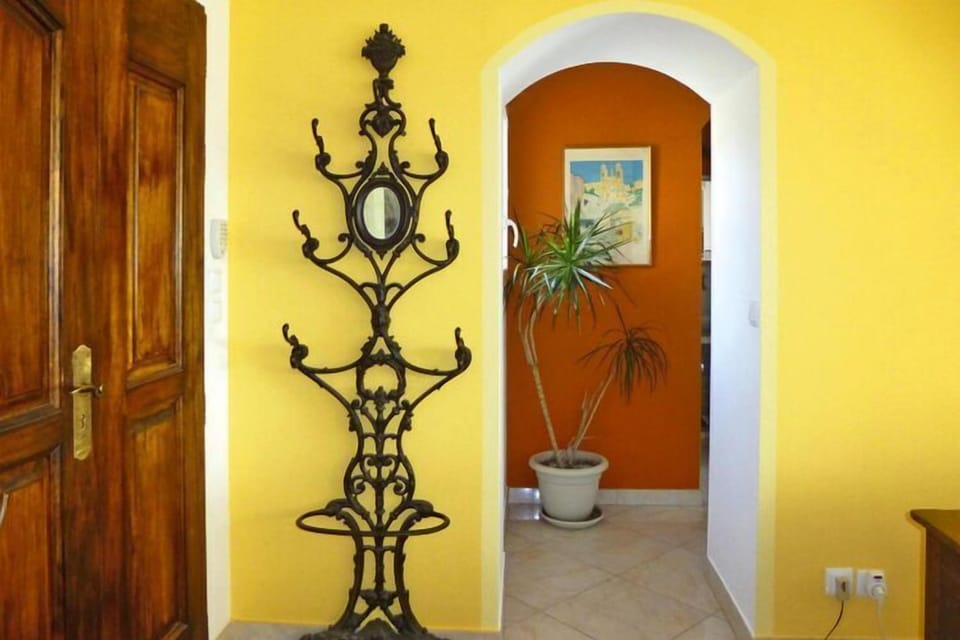 Entrance / Reception