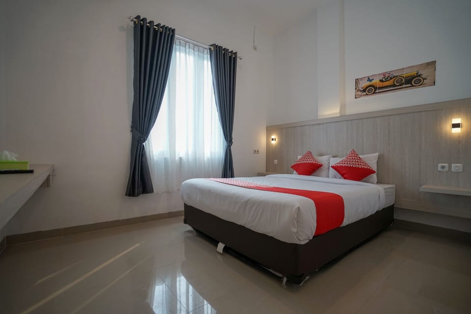 Standard Double Room | Desk, WiFi (free), bed sheets