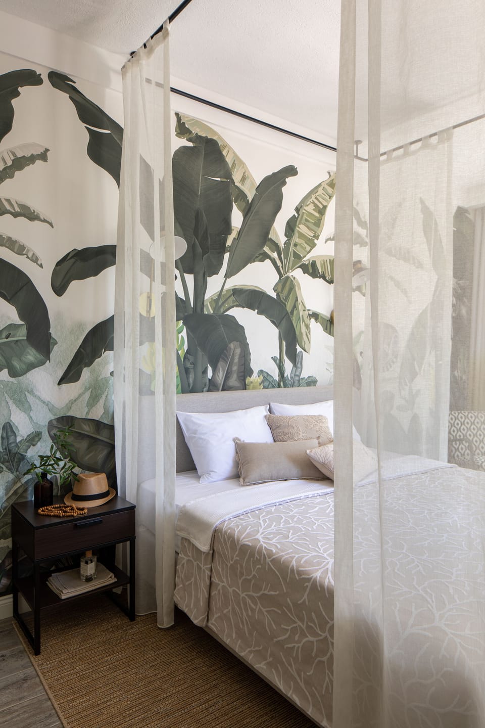 Deluxe Room | Egyptian cotton sheets, premium bedding, down comforters