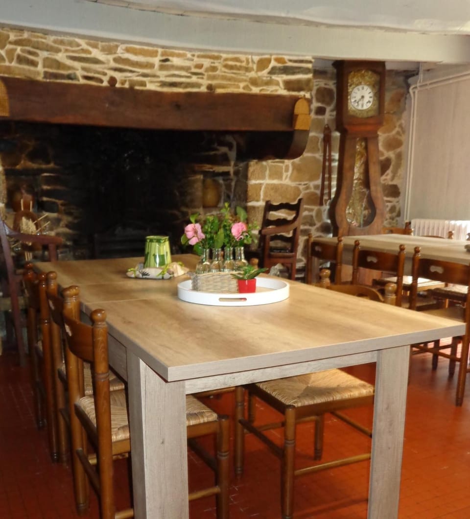 La Vallée du Rivoal Bed and Breakfast in Finistere