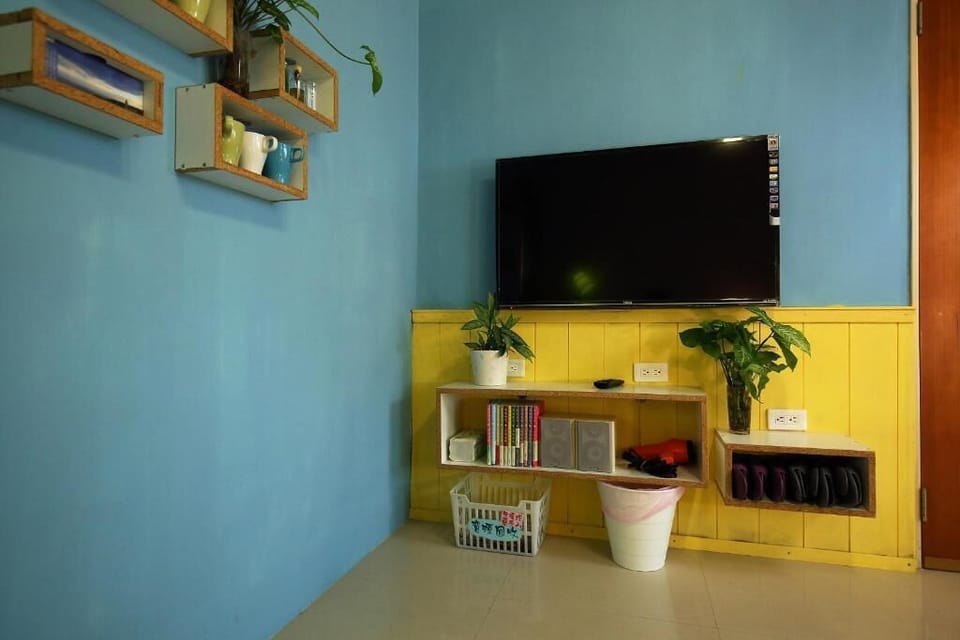 Family Room (Sea) | Desk, blackout drapes, soundproofing, free WiFi