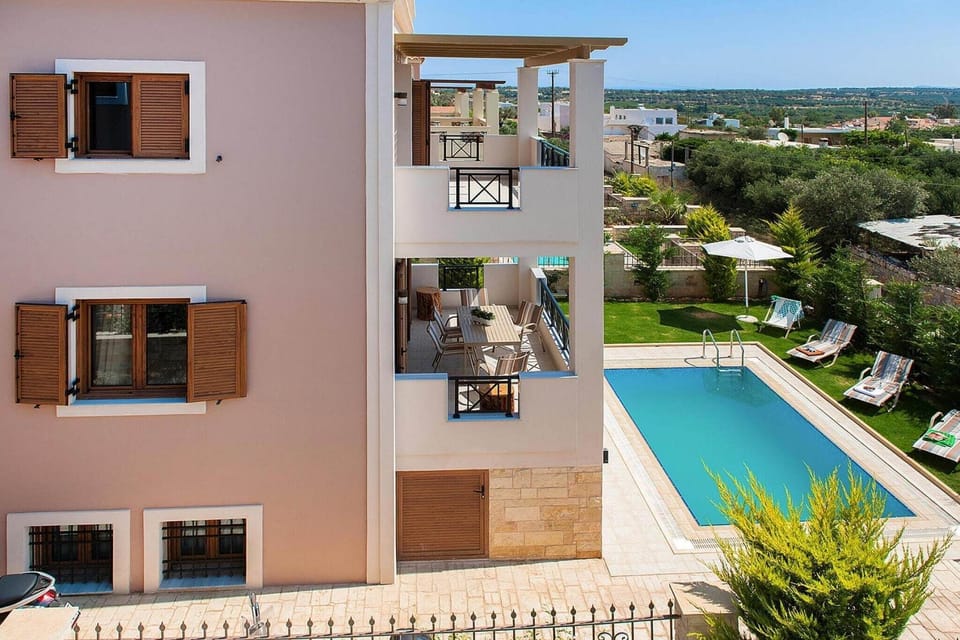 Holiday Home Swimming Pool