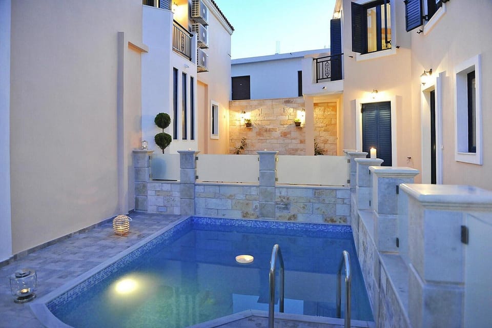 Holiday Home Swimming Pool