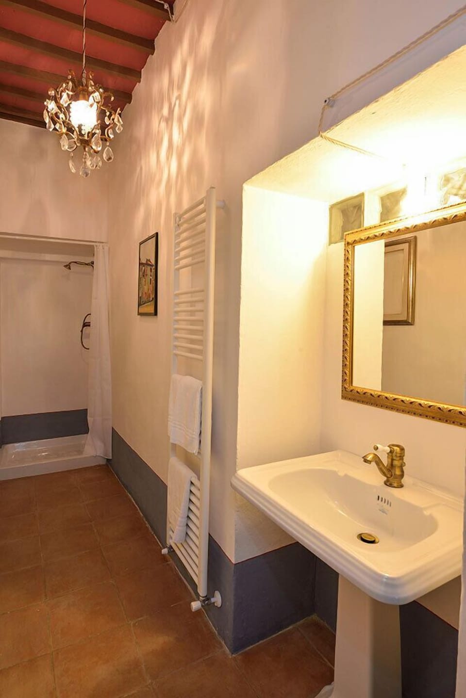 Family Room, Multiple Beds | Bathroom | Shower, free toiletries, towels