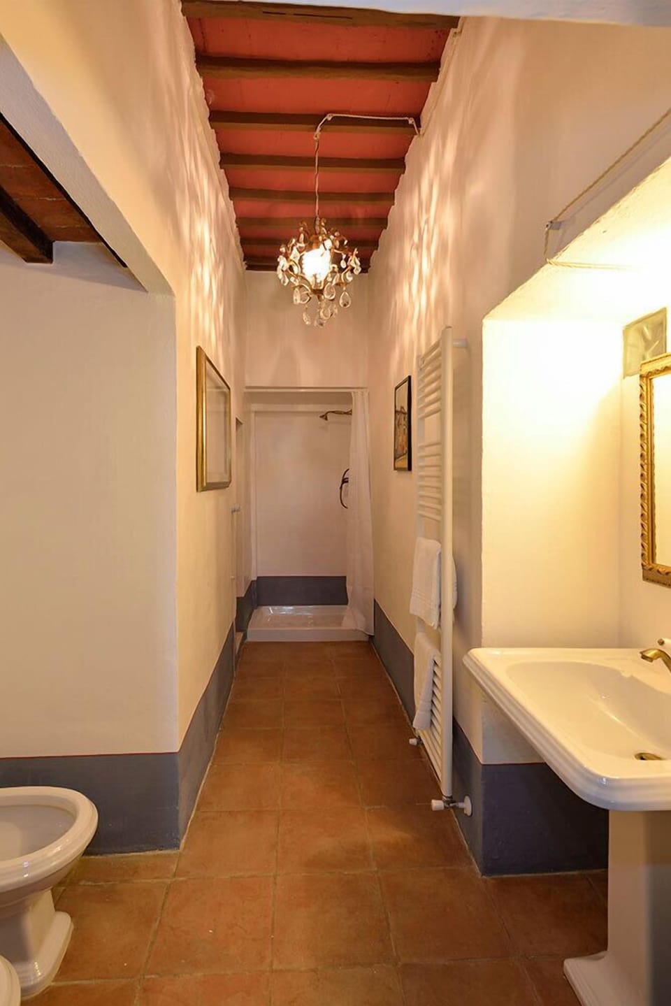 Family Room, Multiple Beds | Bathroom | Shower, free toiletries, towels