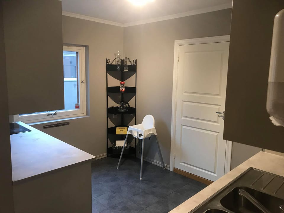 Apartment | Private kitchen | Full-size fridge, microwave, oven, stovetop