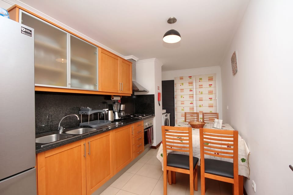 Apartment, 2 Bedrooms, Terrace | Private kitchen | Full-size fridge, microwave, oven, stovetop