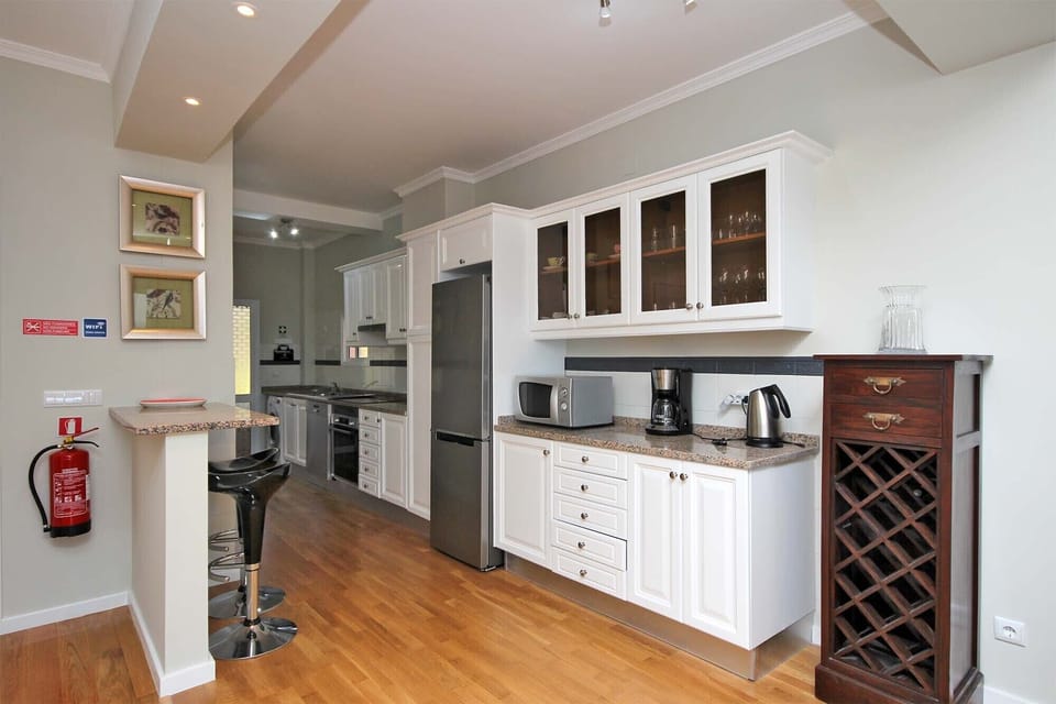 Apartment, 2 Bedrooms, Balcony, Sea View | Private kitchen | Full-size fridge, microwave, oven, stovetop