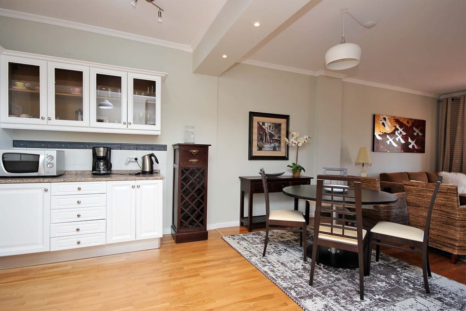 Apartment, 2 Bedrooms, Balcony, Sea View | Private kitchen | Full-size fridge, microwave, oven, stovetop