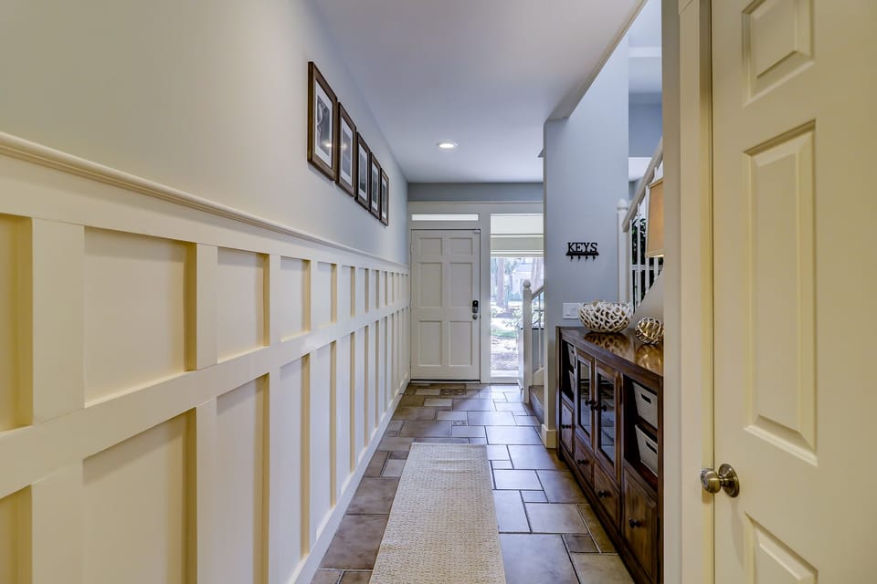 To 1st Floor Living Area