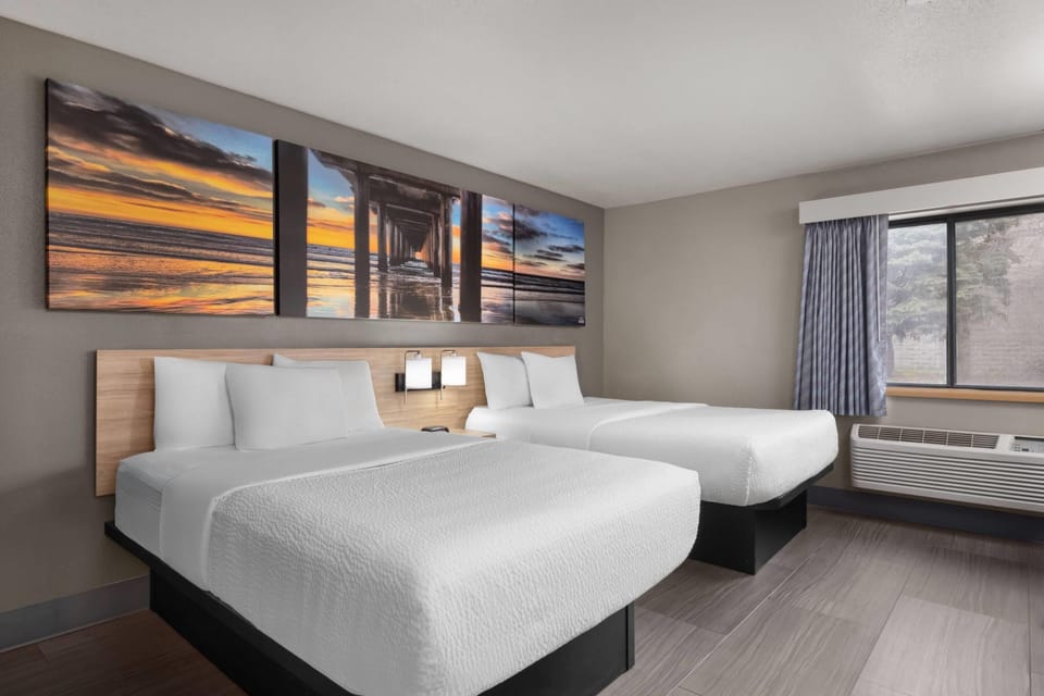 Deluxe Room, 2 Double Beds, Non Smoking | Hypo-allergenic bedding, pillowtop beds, desk, laptop workspace