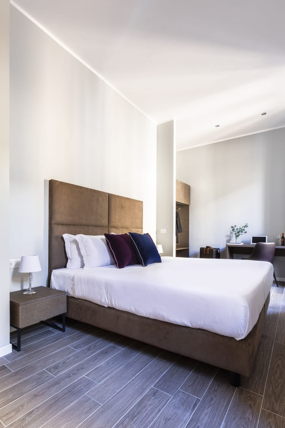 Classic Double Room | Hypo-allergenic bedding, down comforters, minibar, in-room safe