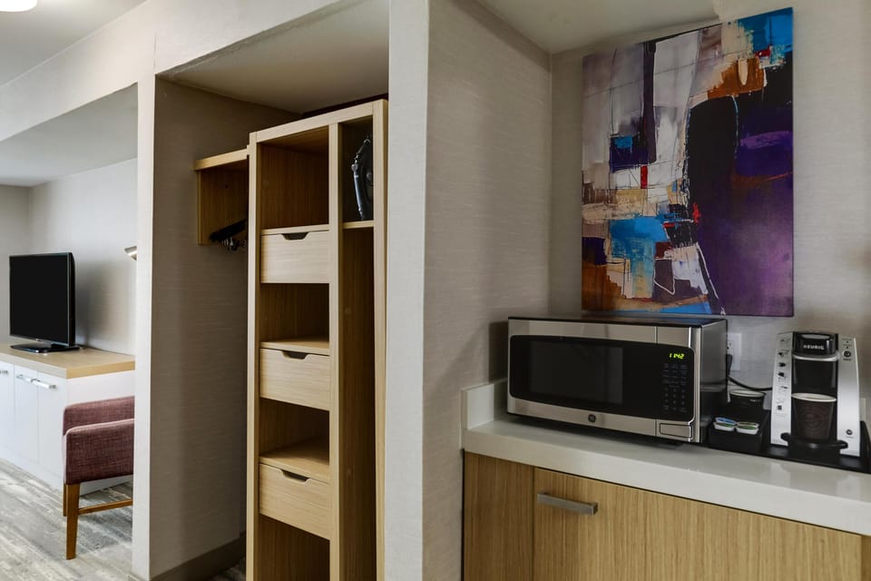 Junior Suite, 1 King Bed with Sofa bed | Desk, laptop workspace, iron/ironing board, WiFi (free)