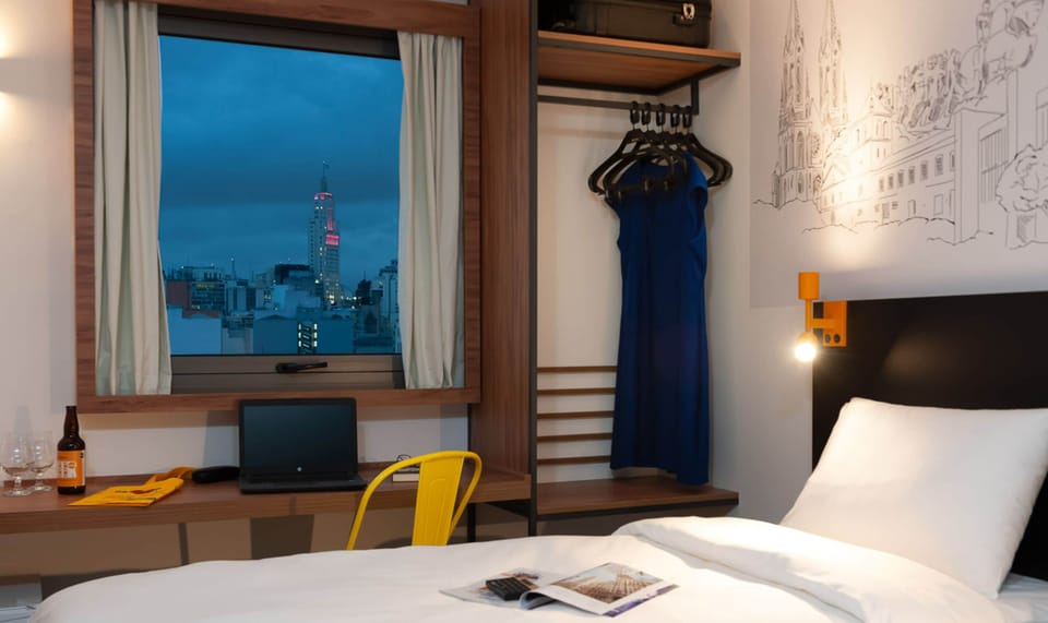 Room, 2 Twin Beds | Desk, blackout drapes, soundproofing, iron/ironing board