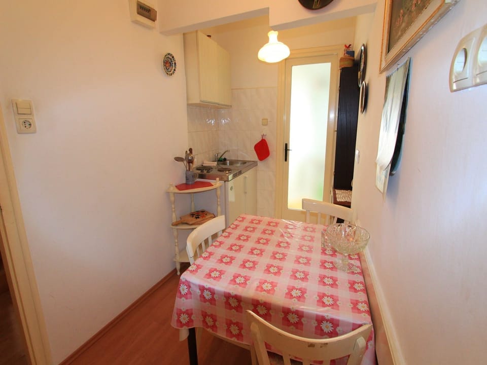 Private kitchen | Fridge, stovetop, espresso maker, electric kettle