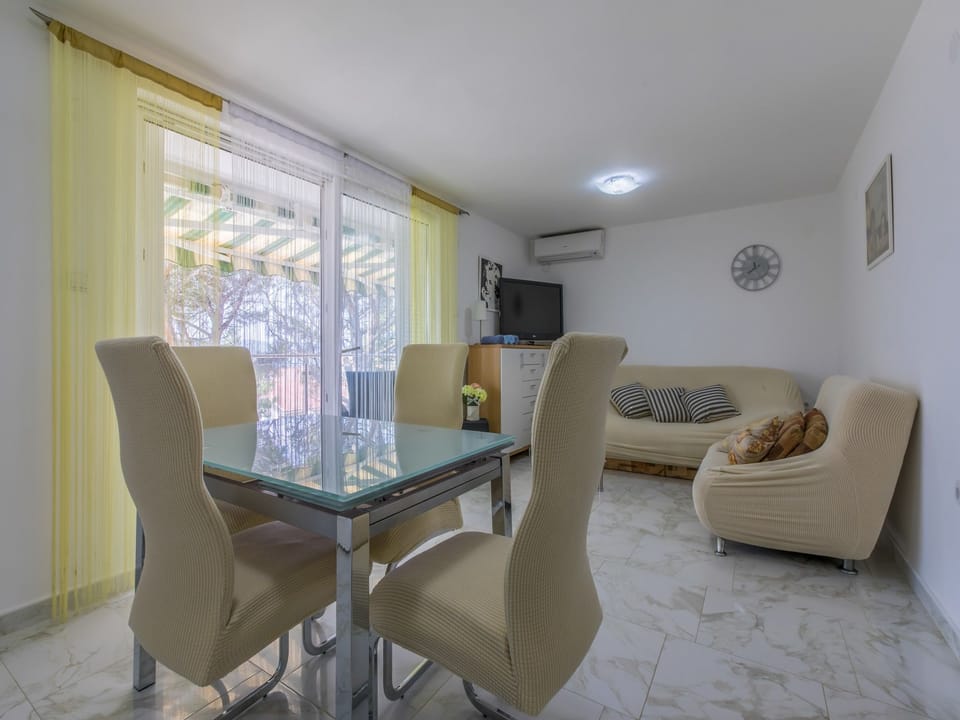 Private kitchen | Fridge, oven, stovetop, dishwasher