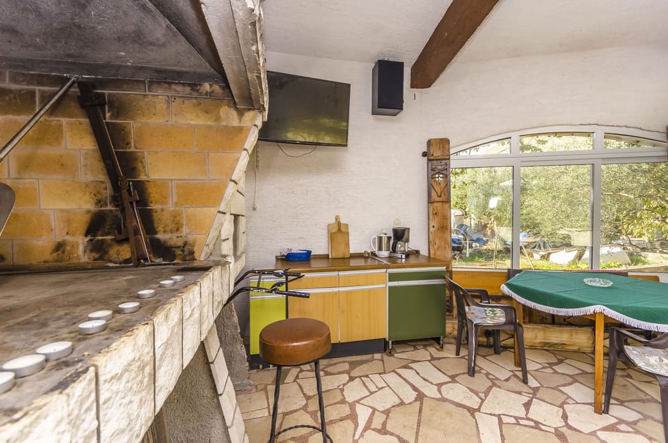 BBQ/picnic area