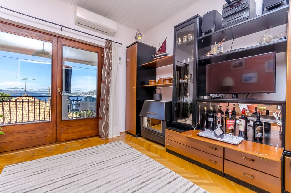 Apartment (A1) | Living room | TV