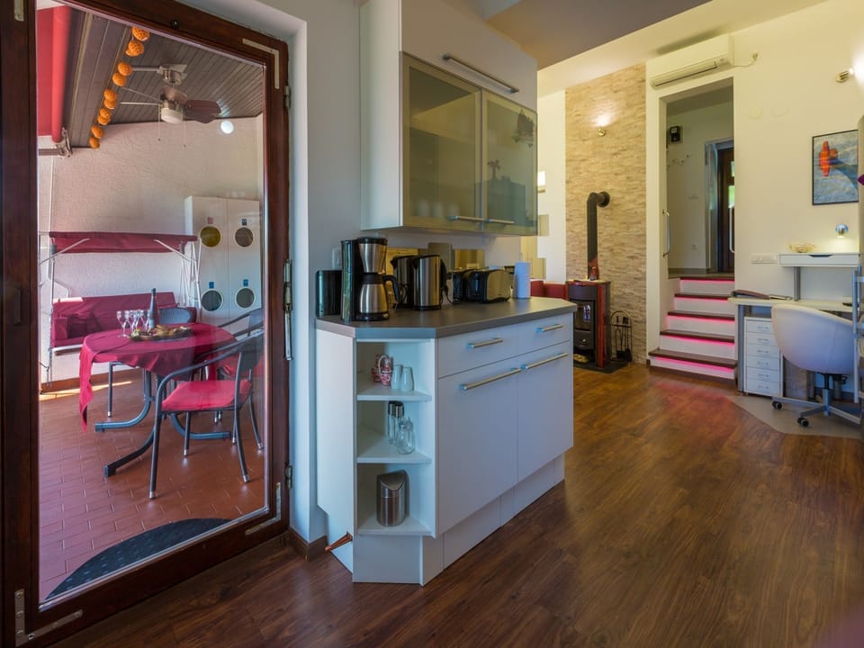 Private kitchen | Espresso maker, fridge, microwave, oven