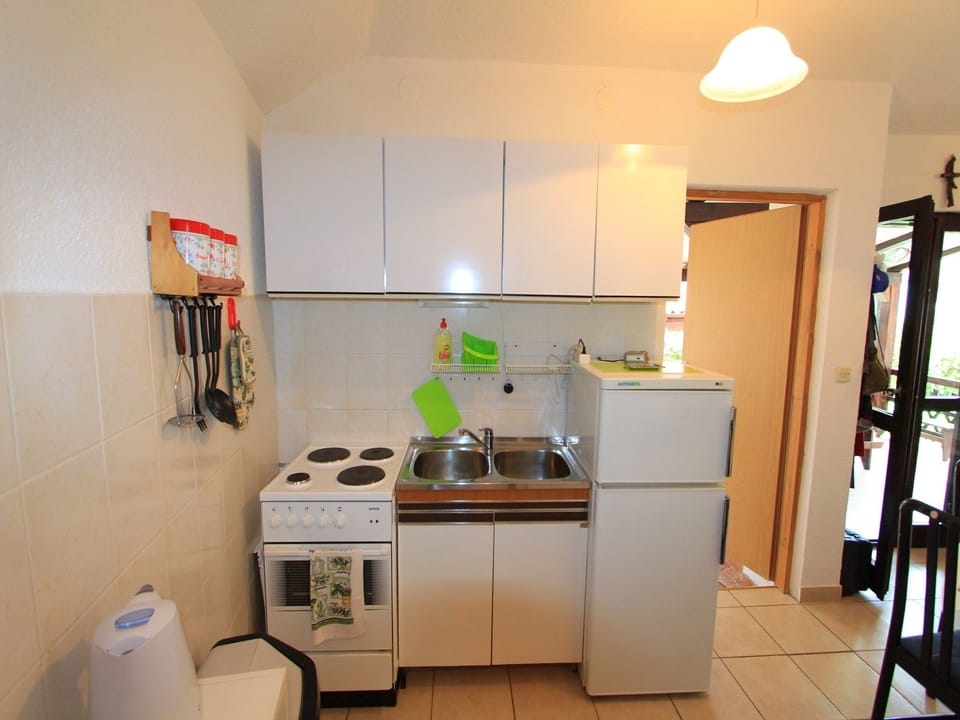 Private kitchen | Fridge, microwave, stovetop, espresso maker